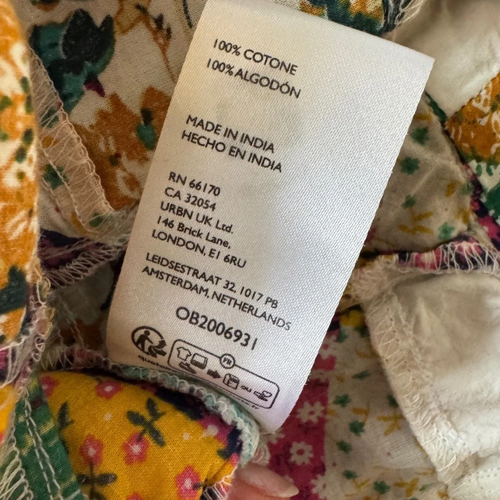 Pilcro - 🧵 Colorful Patchwork Button swing top - Picture 7 of 7